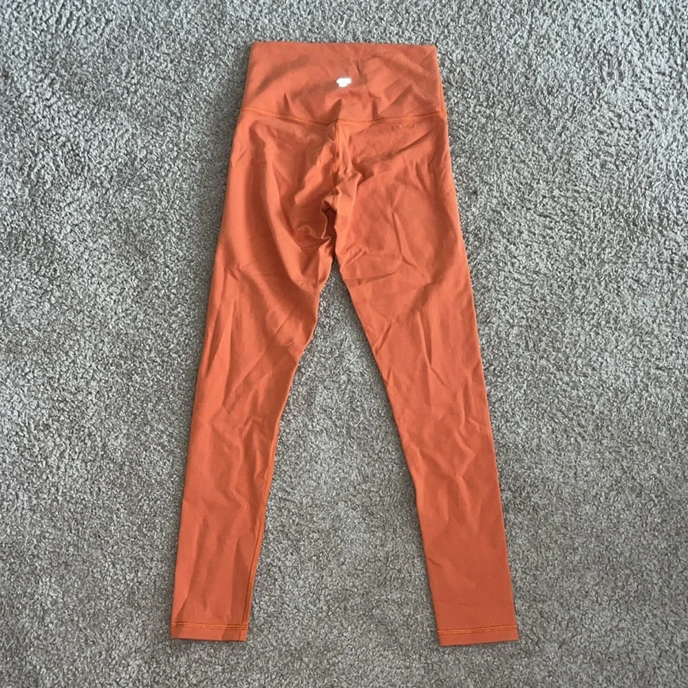 Aritzia TnAction set - Picture 2 of 6